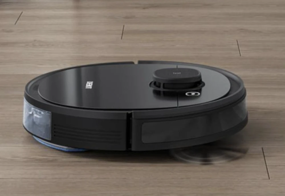 robot vacuum with cleaning station